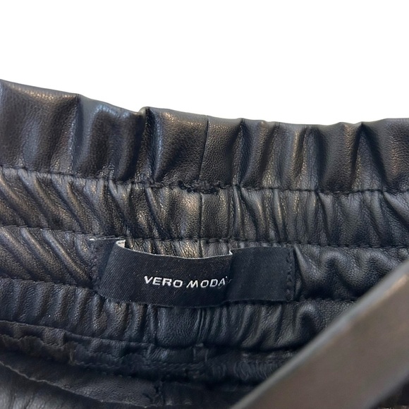 VERO Moda VM Eva High Rise Paperbag Faux Leather Pants - Picture 10 of 12